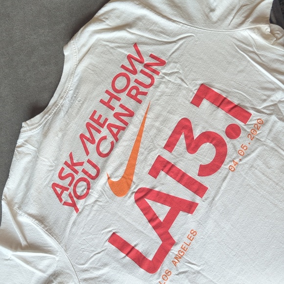 Nike T-Shirt - Picture 2 of 2